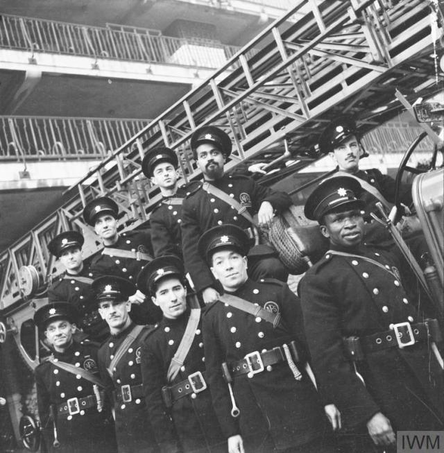 THE AUXILIARY FIRE SERVICE IN LONDON, 1941